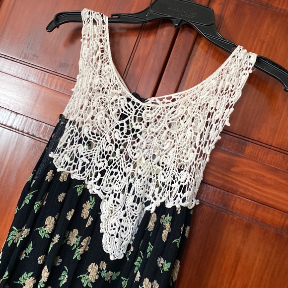 Kori Summer Midi dress. - Picture 3 of 8